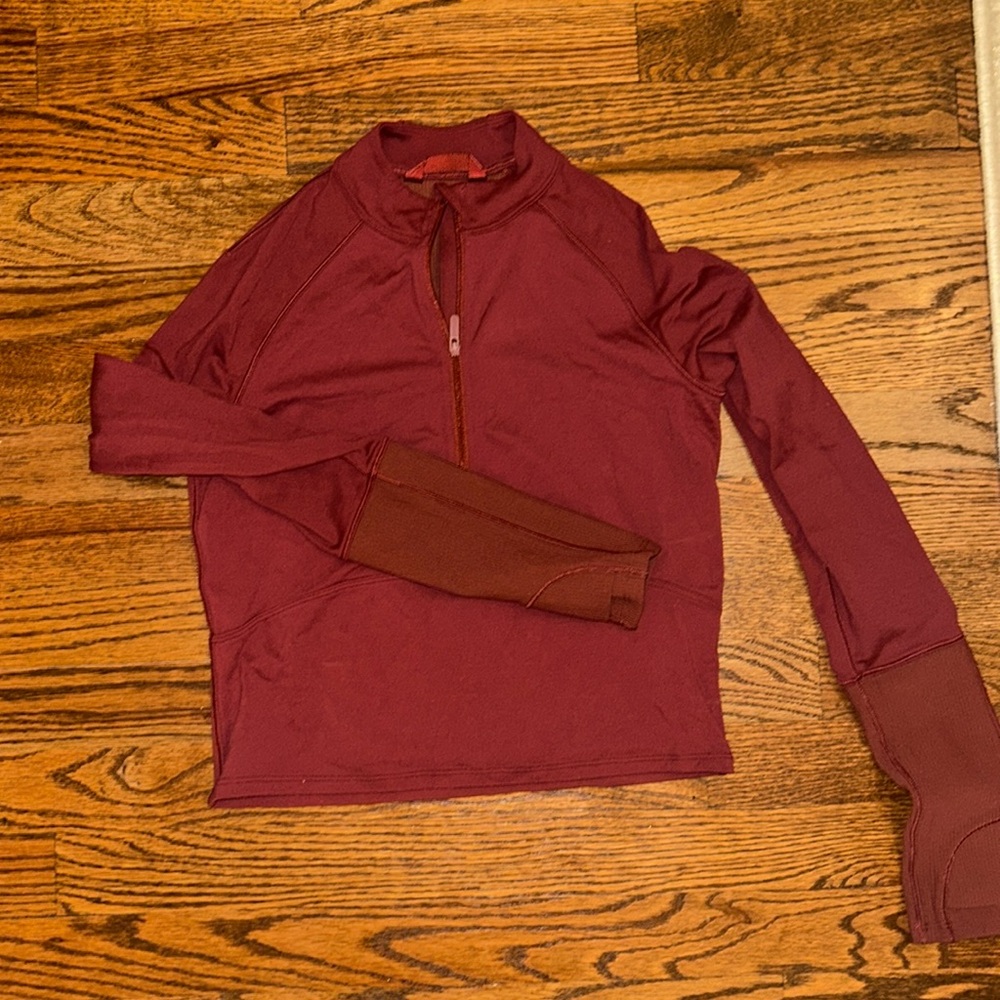 Lululemon cropped half zip long sleeve with thumbholes